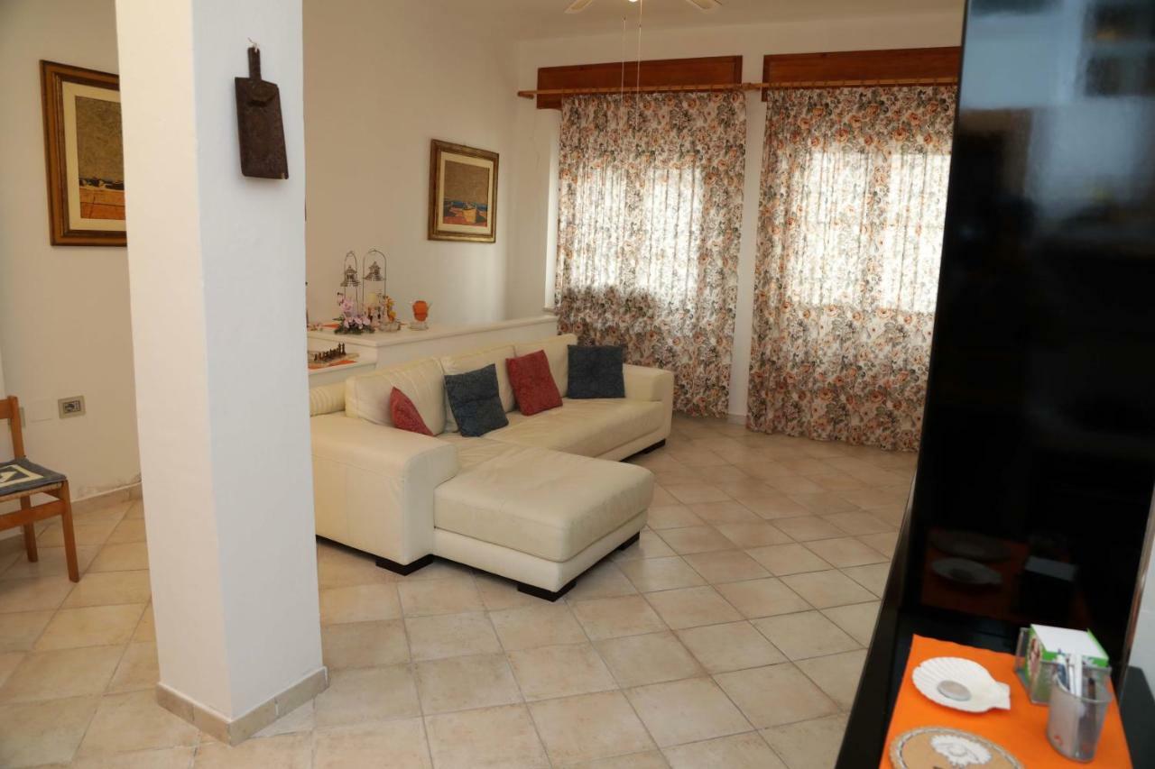 Luxury Apt Apartment Calasetta Exterior photo