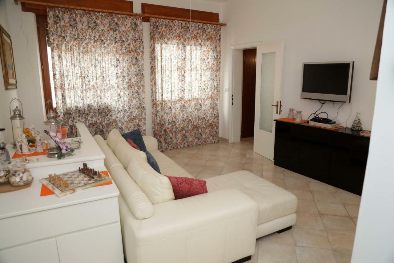 Luxury Apt Apartment Calasetta Exterior photo